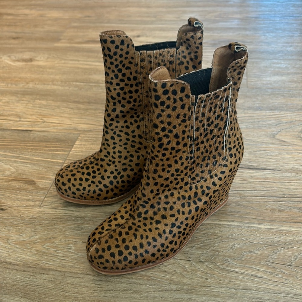 Matiko Kain Cheetah Wedge Chelsea Boots